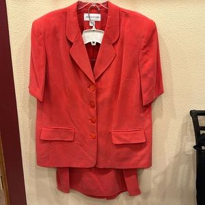 2-Piece Corral Short-Sleeved Suit and Skirt